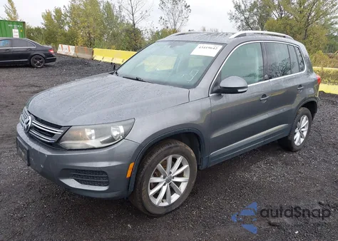 2017 Volkswagen Tiguan 2.0T Wolfsburg Edition z USA, uszkodzony, nr VIN WVGSV7AX8HK011905